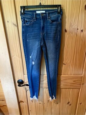 Kancan Jeans distressed jeans size 0/23 frayed hem